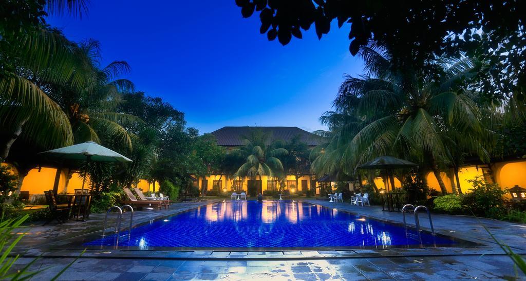 Lombok Garden Hotel Матарам Экстерьер фото