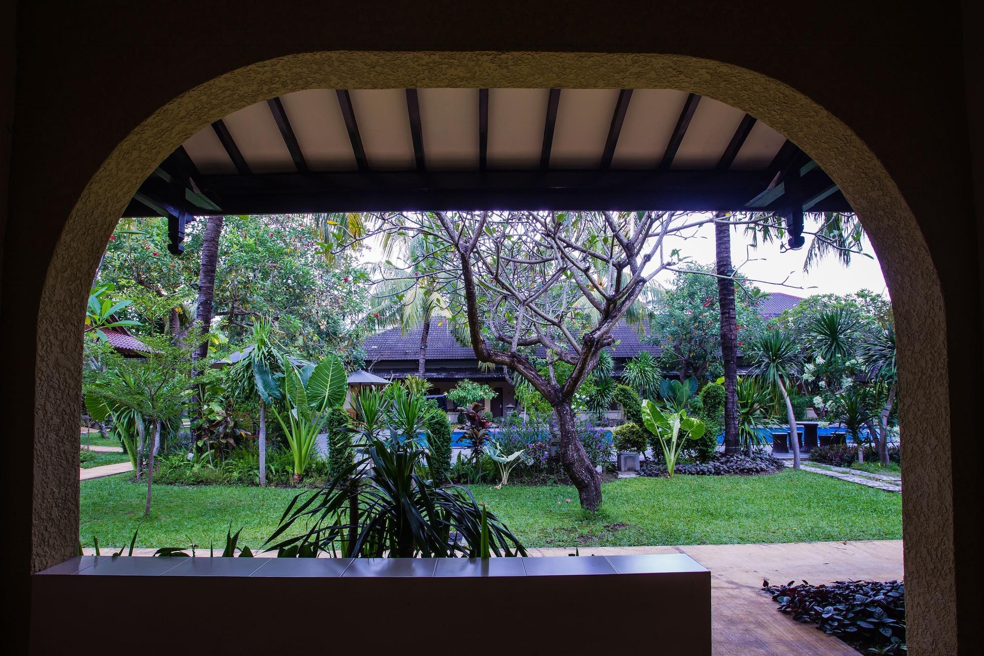 Lombok Garden Hotel Матарам Экстерьер фото