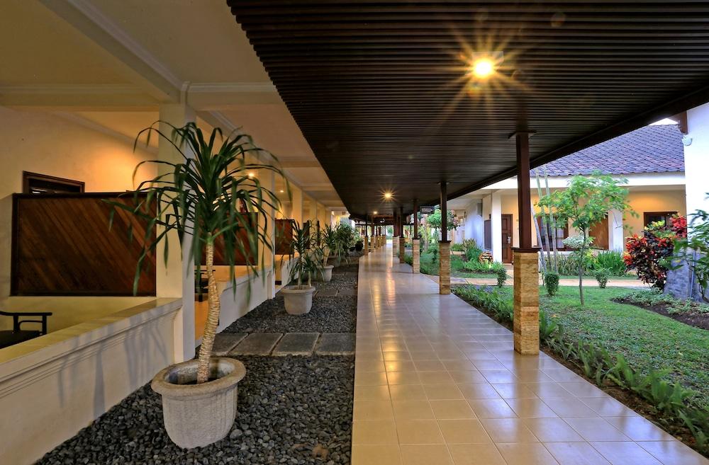 Lombok Garden Hotel Матарам Экстерьер фото