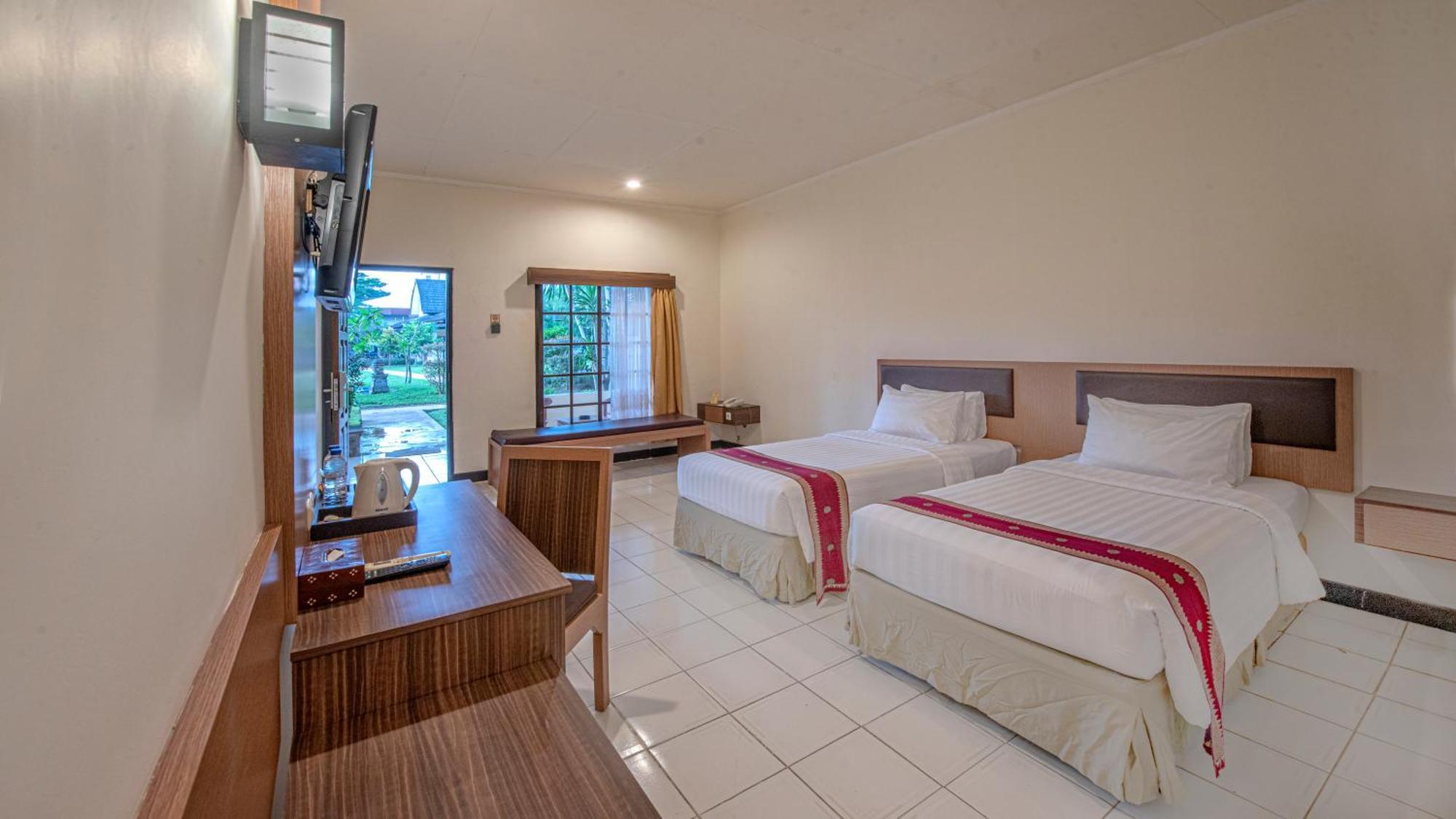 Lombok Garden Hotel Матарам Экстерьер фото