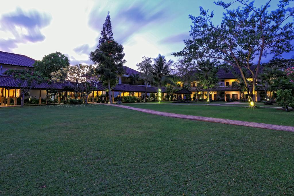Lombok Garden Hotel Матарам Экстерьер фото