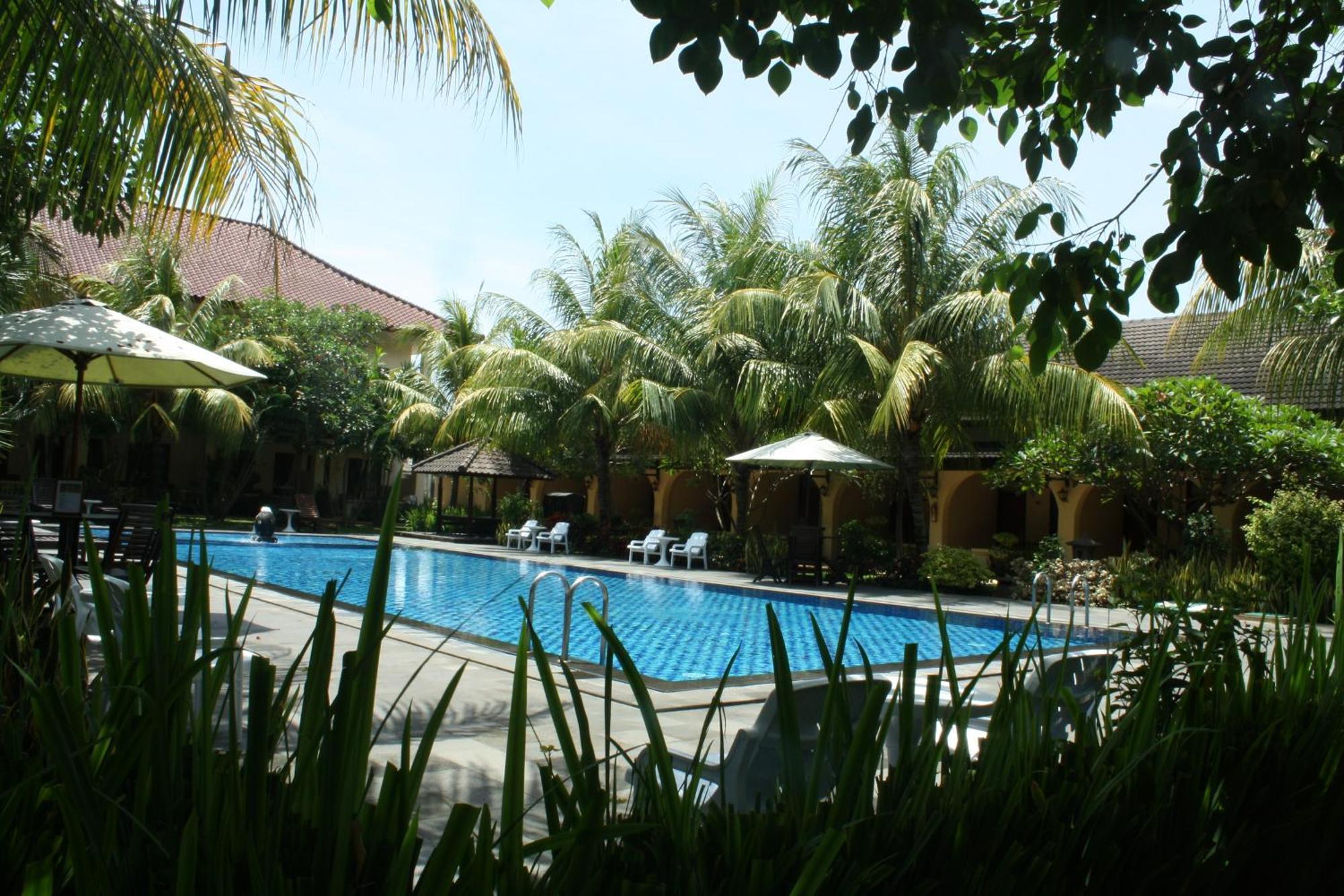 Lombok Garden Hotel Матарам Экстерьер фото
