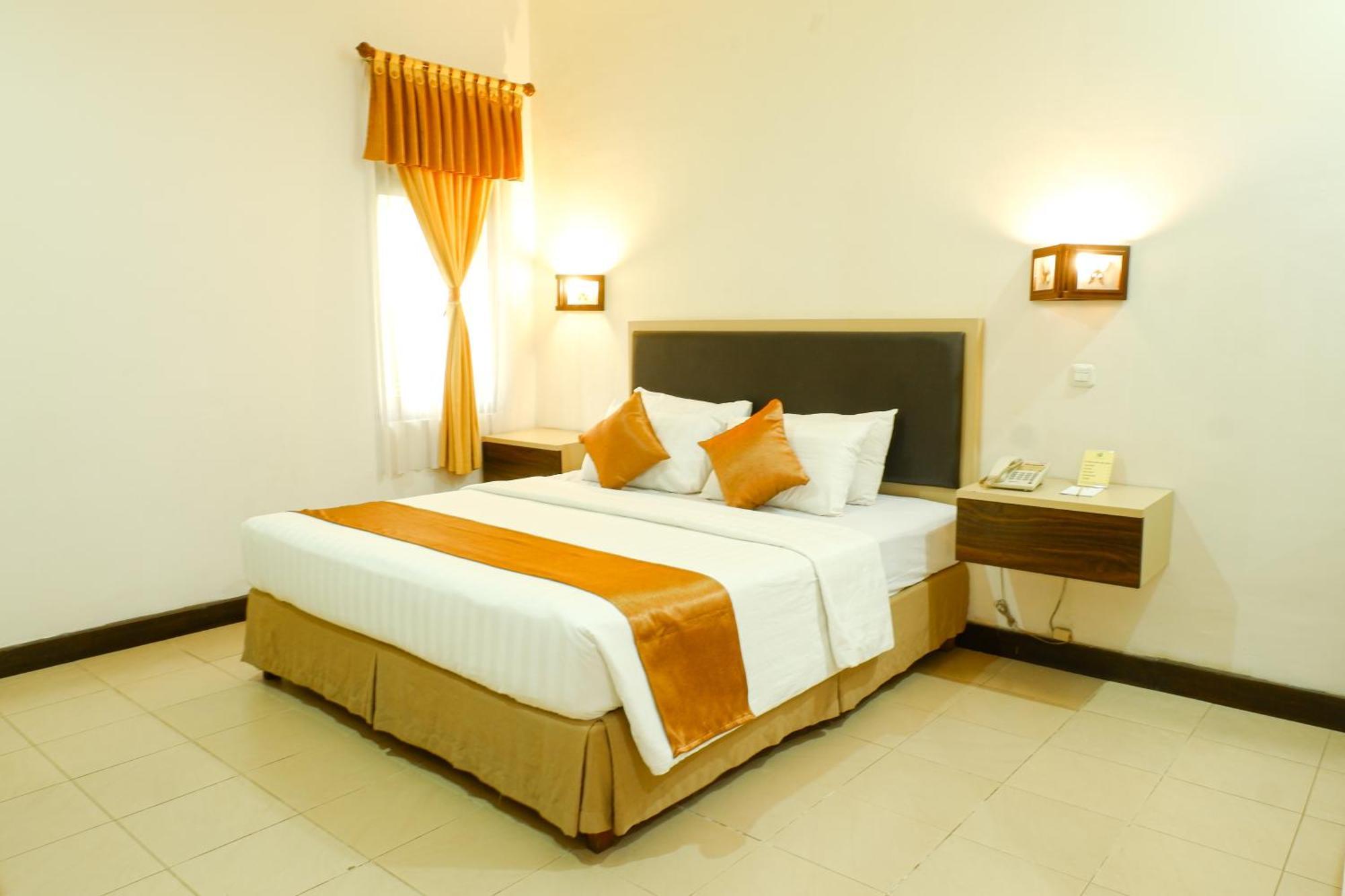 Lombok Garden Hotel Матарам Экстерьер фото