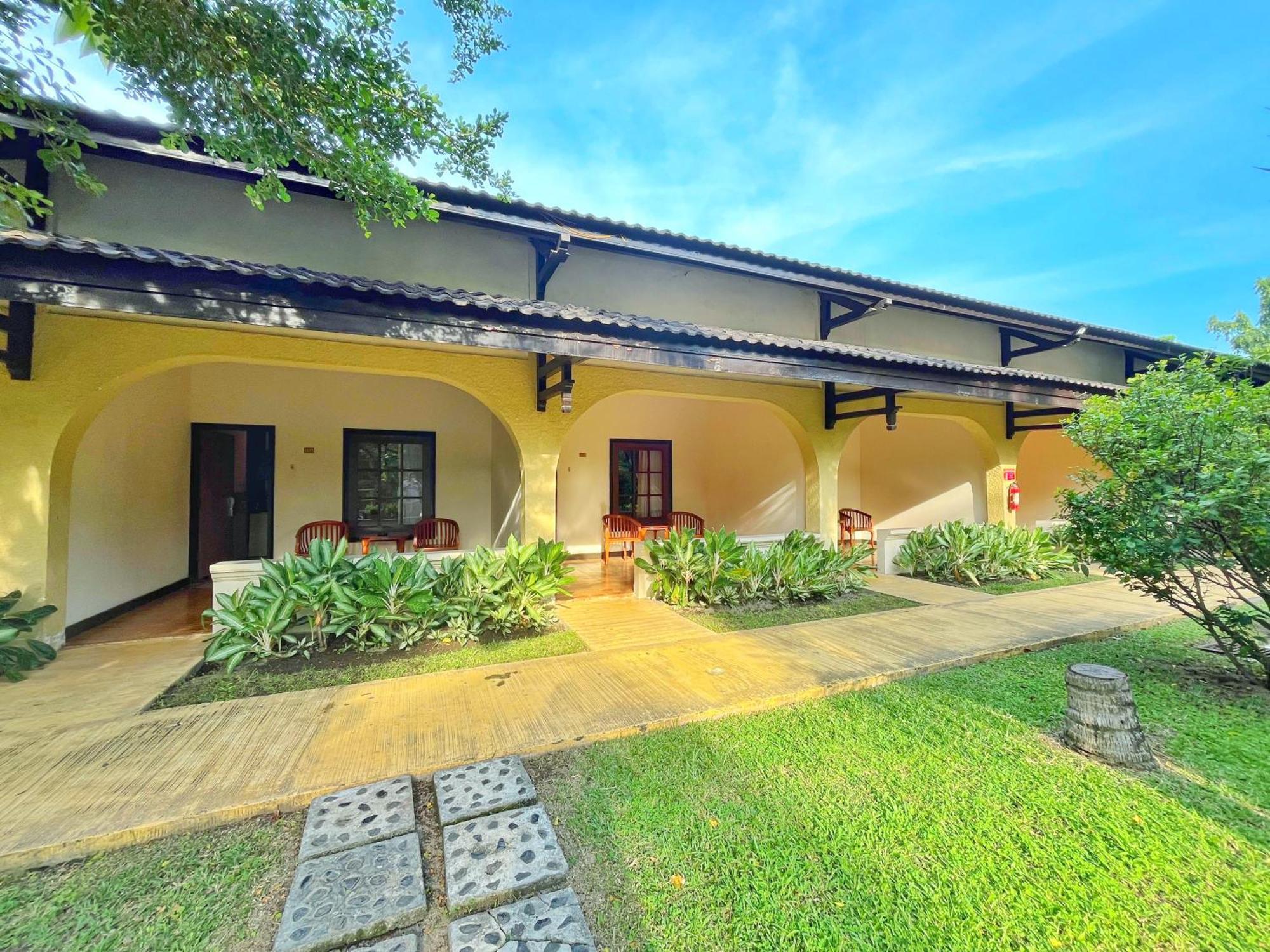 Lombok Garden Hotel Матарам Экстерьер фото