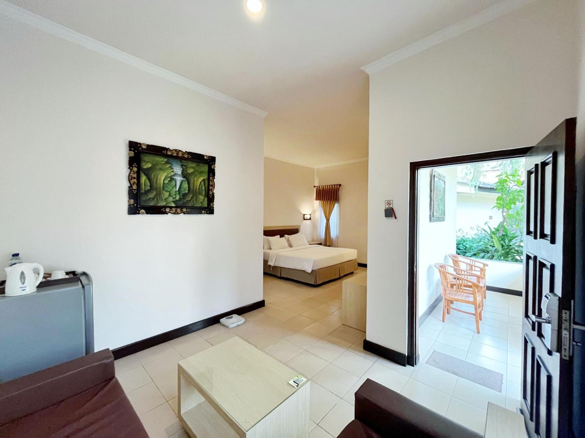 Lombok Garden Hotel Матарам Экстерьер фото