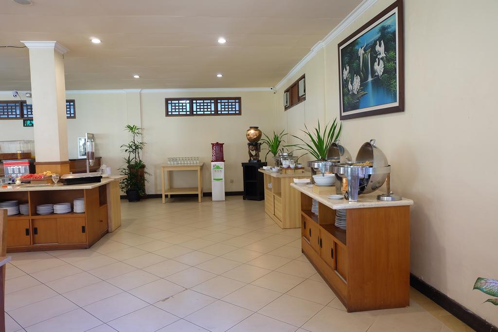 Lombok Garden Hotel Матарам Экстерьер фото